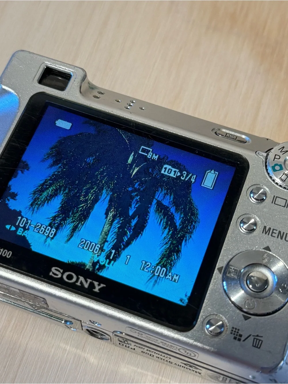 Sony Cyber-shot DSC-W100 Silver 8.1MP Tested Good w/Card-Charg-Bat Read Info Blw